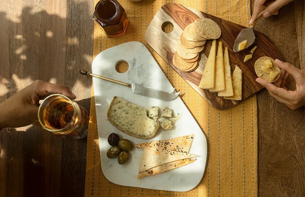 The Art of Clean: Preserving Your Wood Charcuterie Board’s Beauty and Functionality